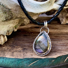 Load image into Gallery viewer, Sterling silver and Labradorite pendant necklace.