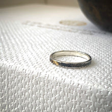 Load image into Gallery viewer, Solid sterling silver and gold ring. Size Q
