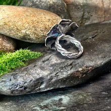 Load image into Gallery viewer, Sterling silver, flower statement ring. UK size P