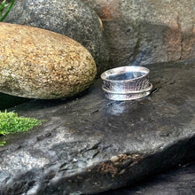 Load image into Gallery viewer, Sterling silver, spinner ring. UK size O
