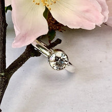 Load image into Gallery viewer, Sterling silver and sparkling zirconia ring - UK size L