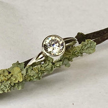 Load image into Gallery viewer, Sterling silver and sparkling zirconia ring - UK size L