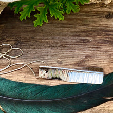 Load image into Gallery viewer, Hammered texture silver necklace