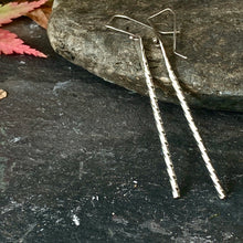 Load image into Gallery viewer, Elegant twisted silver drop earrings.