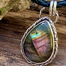 Load image into Gallery viewer, Sterling silver and Labradorite pendant necklace.