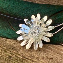 Load image into Gallery viewer, Daisy necklace. Sterling silver.