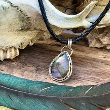Load image into Gallery viewer, Sterling silver and Labradorite pendant necklace.