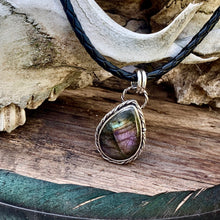 Load image into Gallery viewer, Sterling silver and Labradorite pendant necklace.