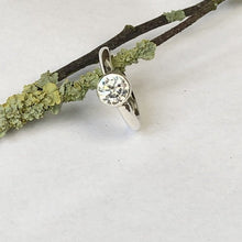 Load image into Gallery viewer, Sterling silver and sparkling zirconia ring - UK size L