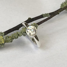 Load image into Gallery viewer, Sterling silver and sparkling zirconia ring - UK size L