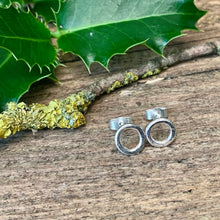 Load image into Gallery viewer, Silver circle stud earrings