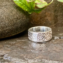 Load image into Gallery viewer, Organic vine textured, wide band ring
