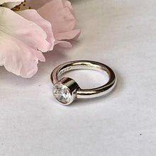 Load image into Gallery viewer, Sterling silver and sparkling zirconia ring - UK size L