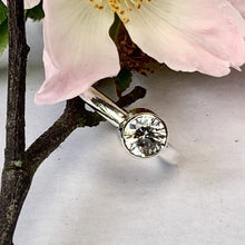 Load image into Gallery viewer, Sterling silver and sparkling zirconia ring - UK size L