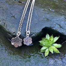 Load image into Gallery viewer, Sterling silver flower necklace