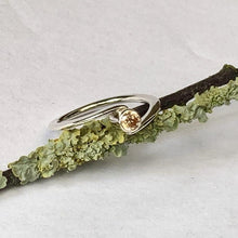 Load image into Gallery viewer, Sterling silver and champagne zirconia ring - UK size O