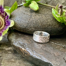 Load image into Gallery viewer, Organic vine textured, wide band ring