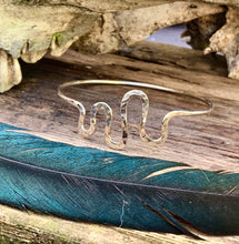 Load image into Gallery viewer, Sterling silver wave bangle. M/L