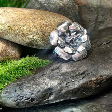 Load image into Gallery viewer, Sterling silver, flower statement ring. UK size P