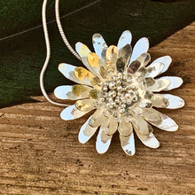 Load image into Gallery viewer, Daisy necklace. Sterling silver.
