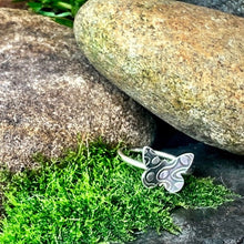 Load image into Gallery viewer, Sterling silver butterfly ring. Made to order.
