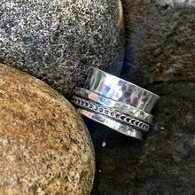 Load image into Gallery viewer, Sterling silver, textured, spinner ring. UK size S
