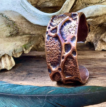 Load image into Gallery viewer, Heavy copper cuff bracelet
