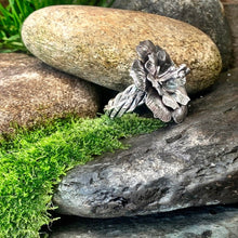 Load image into Gallery viewer, Sterling silver, flower statement ring. UK size P
