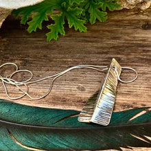 Load image into Gallery viewer, Hammered texture silver necklace
