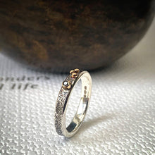 Load image into Gallery viewer, Solid sterling silver and gold ring set with a sparkling black spinel. Size O 1/2
