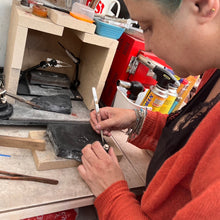 Load image into Gallery viewer, One to one jewellery lessons Hourly rate
