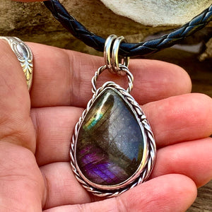 Sterling silver and Labradorite pendant necklace.