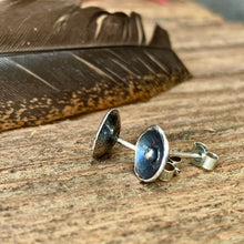Load image into Gallery viewer, Silver &#39;peony&#39; stud earrings
