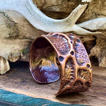Load image into Gallery viewer, Heavy copper cuff bracelet
