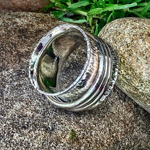 Load image into Gallery viewer, Unisex, sterling silver, heavy, triple, spinner ring. UK size V
