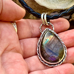 Sterling silver and Labradorite pendant necklace.