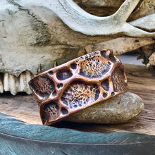 Load image into Gallery viewer, Heavy copper cuff bracelet
